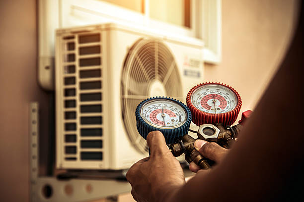 Professional Ac Installation technician working in Long Beach, NY